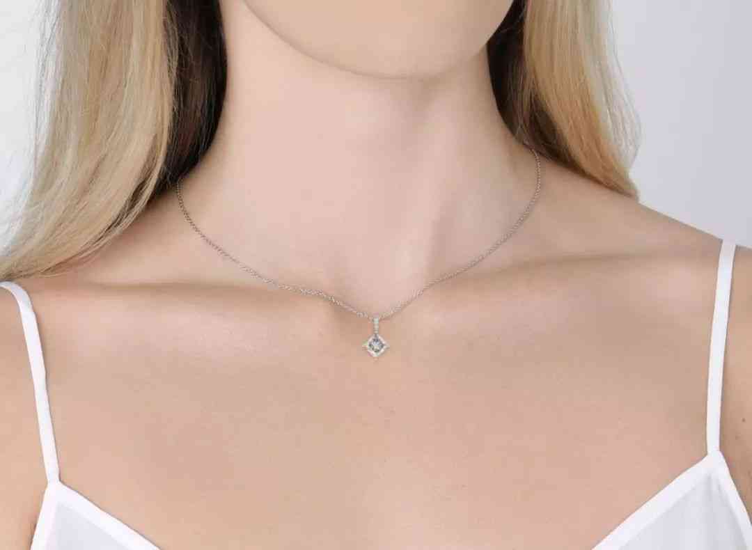 天然水晶手鏈專賣(純天然水晶手鏈批發(fā))