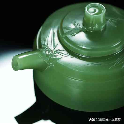 玉跟翡翠的區(qū)別在哪里哪個(gè)貴(玉和翡翠有什么區(qū)別哪個(gè)價(jià)值大一點(diǎn))