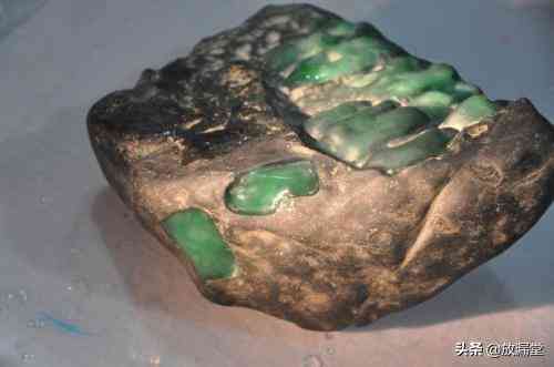 翡翠原石哪種好(中國哪里可以撿到翡翠原石)