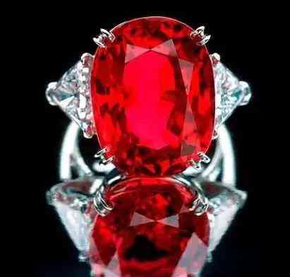 海藍寶石的功效與作用(海藍寶石的功效與作用佩戴禁忌)