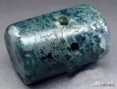 瑪瑙珠子怎么鑒別真假(用手機(jī)燈光鑒別翡翠)