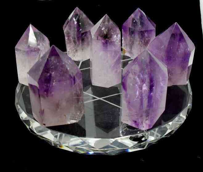 水晶功效對(duì)應(yīng)表(23種水晶功效與作用)