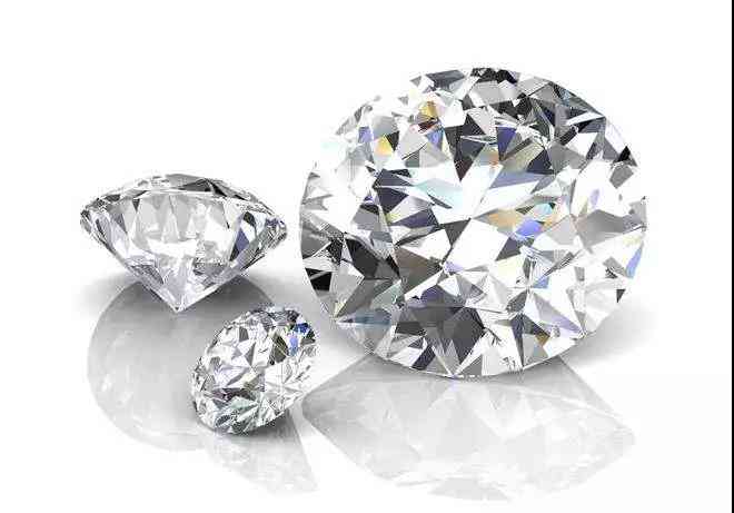 鋯石和鉆石的價格哪個貴(鋯石跟鉆石比哪個貴)