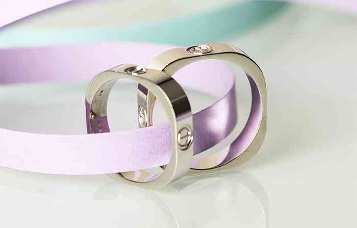 一對(duì)鉑金情侶戒指大概多少錢(qián)(鉑金對(duì)戒一對(duì)大概多少錢(qián))