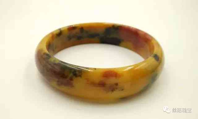 翡翠手鐲b貨價格(翡翠手鐲進貨價)