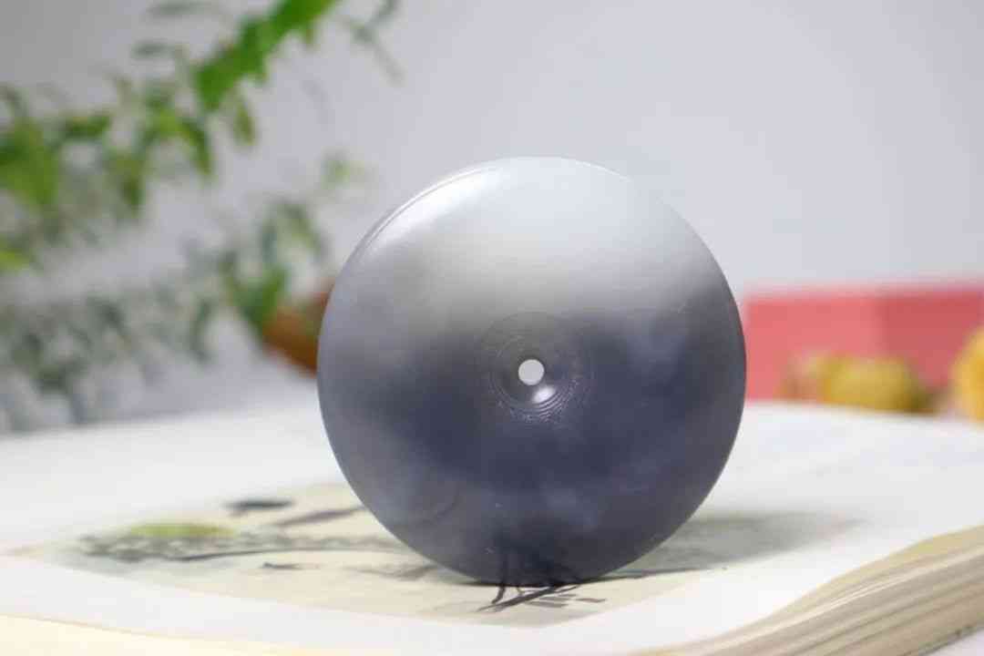 新疆和田玉羊脂白玉手鐲(新疆和田玉羊脂白玉手鐲圖片)