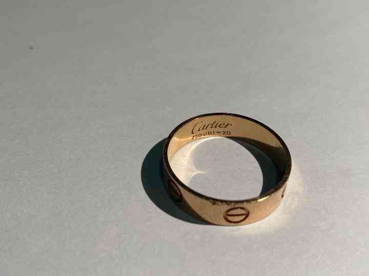 卡地亞戒指love對(duì)戒(卡地亞戒指love戒指)