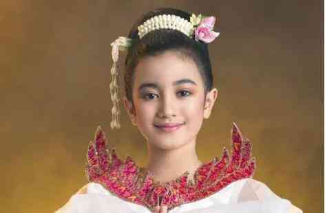 玻璃種帝王綠翡翠(玻璃種帝王綠翡翠多少錢一克)