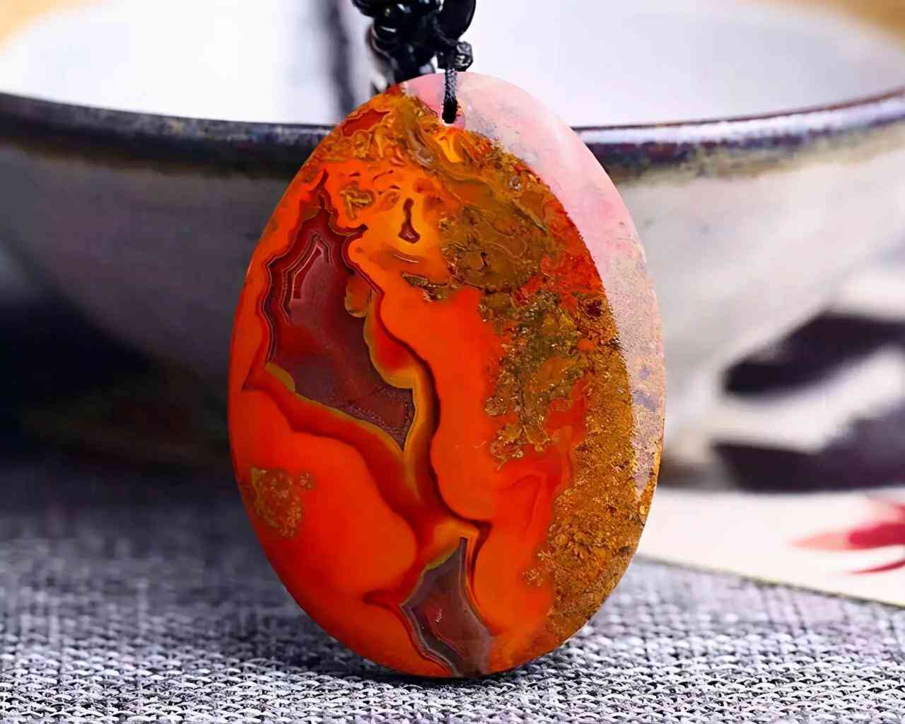 水膽瑪瑙的價(jià)格(水膽瑪瑙的價(jià)值)