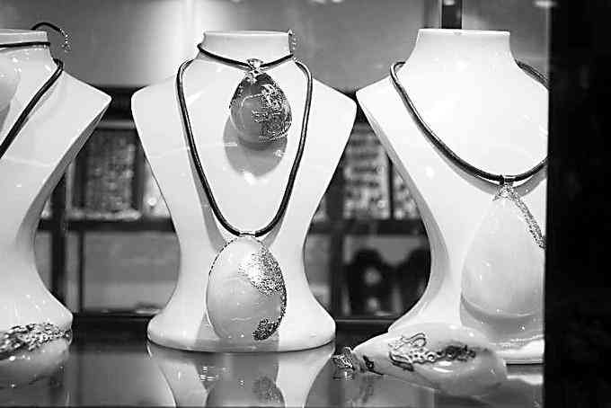 天然琥珀多少錢(天然琥珀多少錢一個)