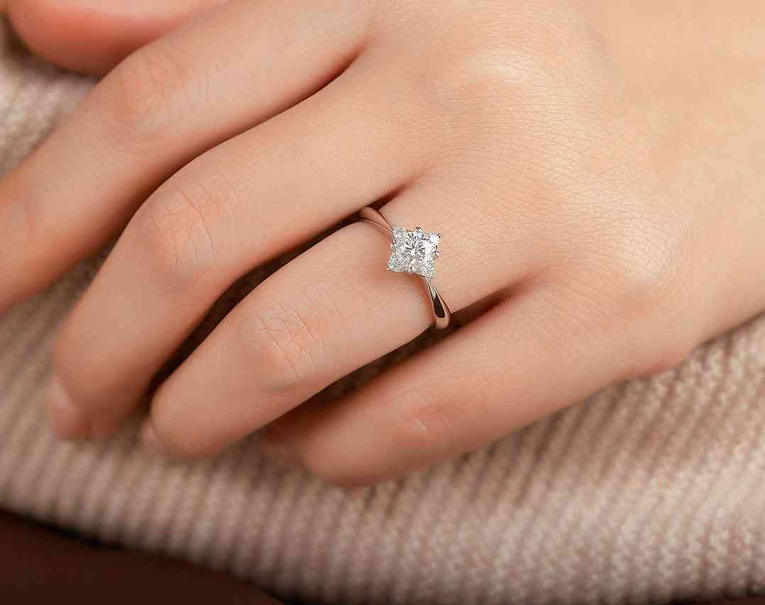 最便宜的鉆戒多少錢一枚(一枚最便宜的鉆石戒指多少錢)