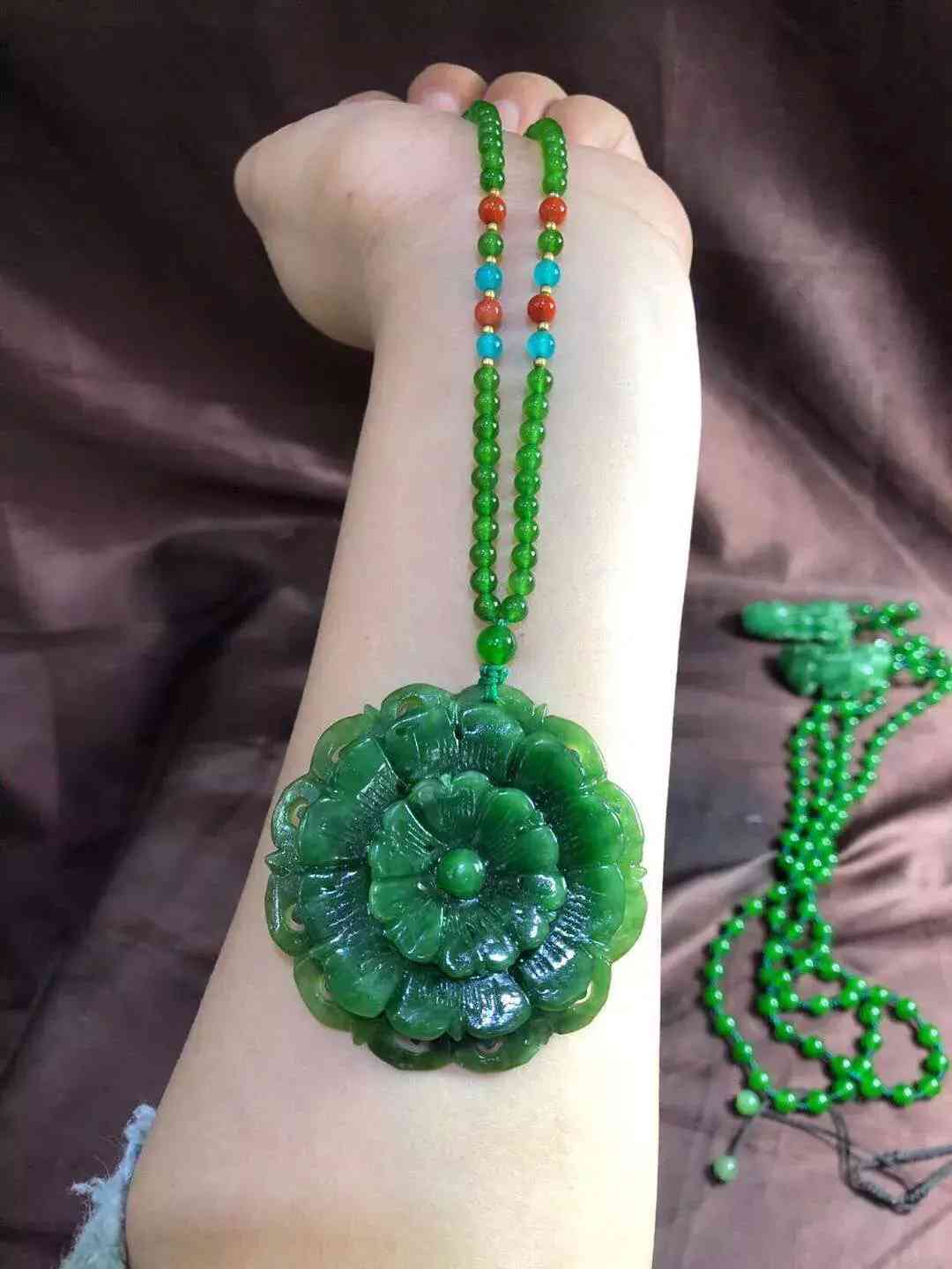 和田玉碧玉值錢嗎(和田玉碧玉值錢嗎1.65克)