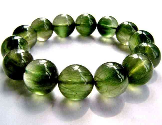 茶水晶的寓意和象征(茶水晶的功效與作用)