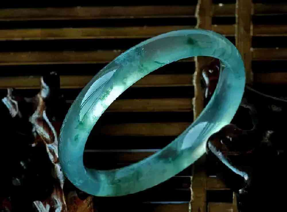 翡翠糯種是什么級別(翡翠糯種價位多少)