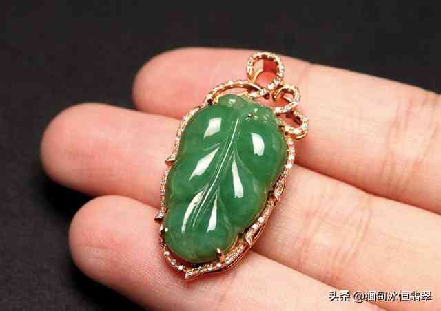 請(qǐng)問(wèn)玉和翡翠有什么區(qū)別(玉和翡翠是什么區(qū)別)