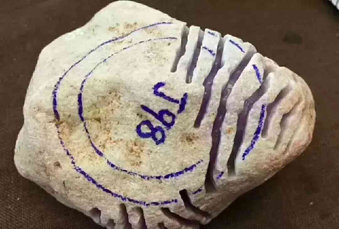 正冰種翡翠現(xiàn)在什么價(jià)位(翡翠中正冰是什么級(jí)別)