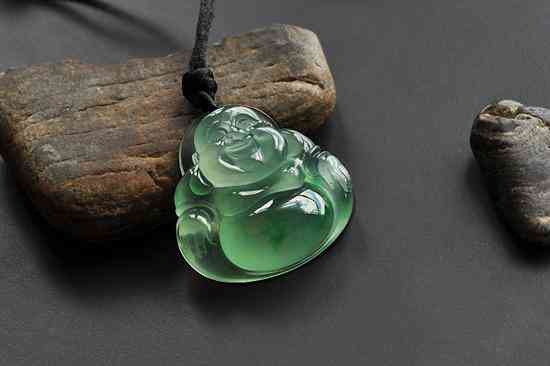 玉觀音吊墜佩戴禁忌(男士戴觀音吊墜的禁忌)