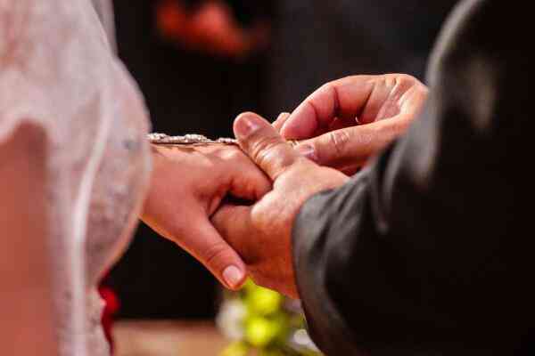 cartier戒指真假辨別(cartier戒指怎么樣)