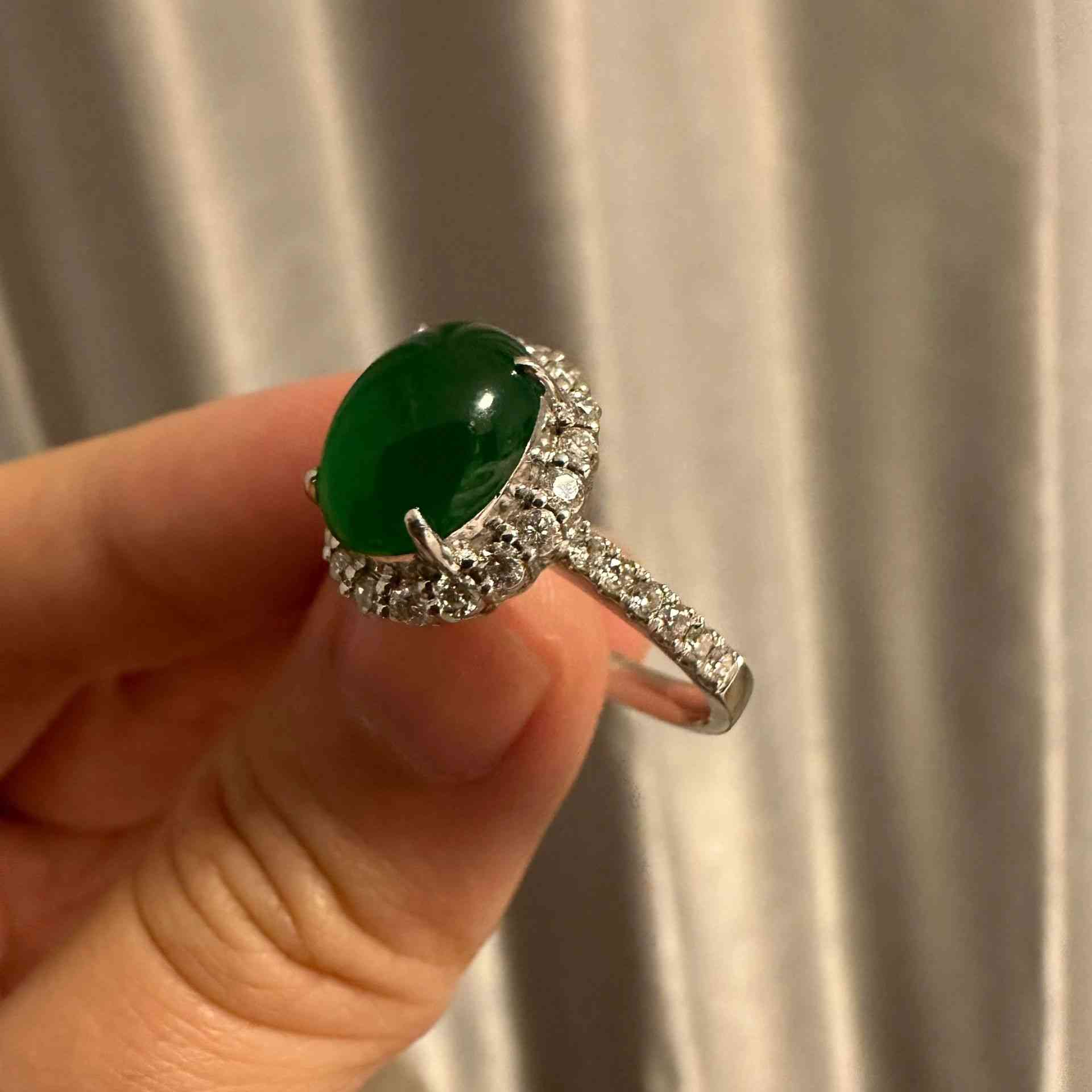 藍(lán)寶石戒指(藍(lán)寶石戒指款式)