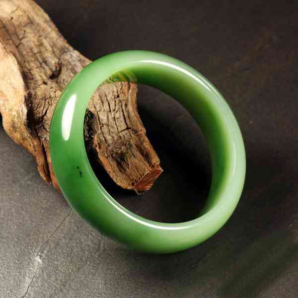 和田碧玉手鐲價格886元(和田碧玉手鐲價格一般多少)