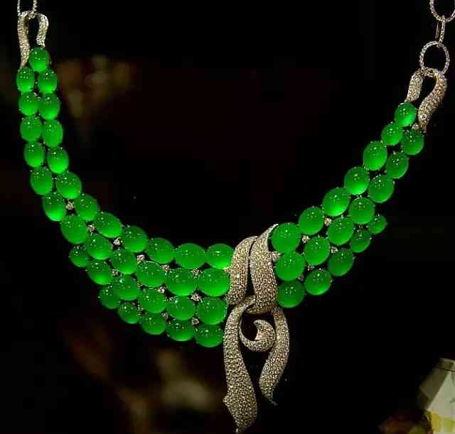 中國十大翡翠品牌排行榜(十大翡翠品牌排行榜前十名)