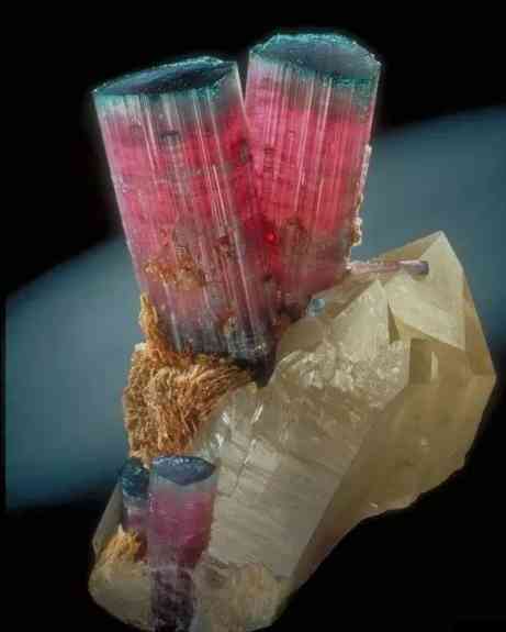 碧璽什么顏色最值錢(qián)(碧璽屬于什么檔次的寶石)