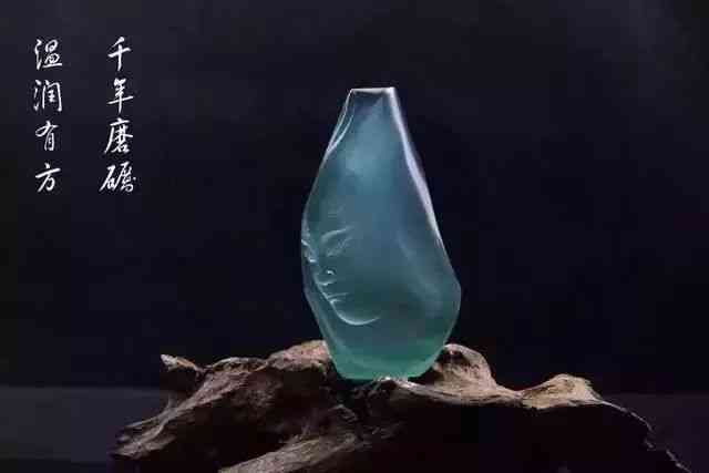 怎么分辨翡翠手鐲的真假(怎么簡單辨別翡翠手鐲的真假)