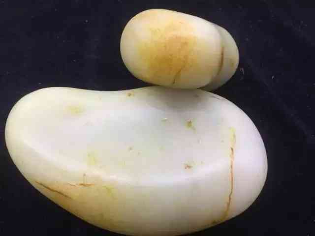 200萬的和田玉黃玉籽料(和田黃玉籽料拍賣記錄)