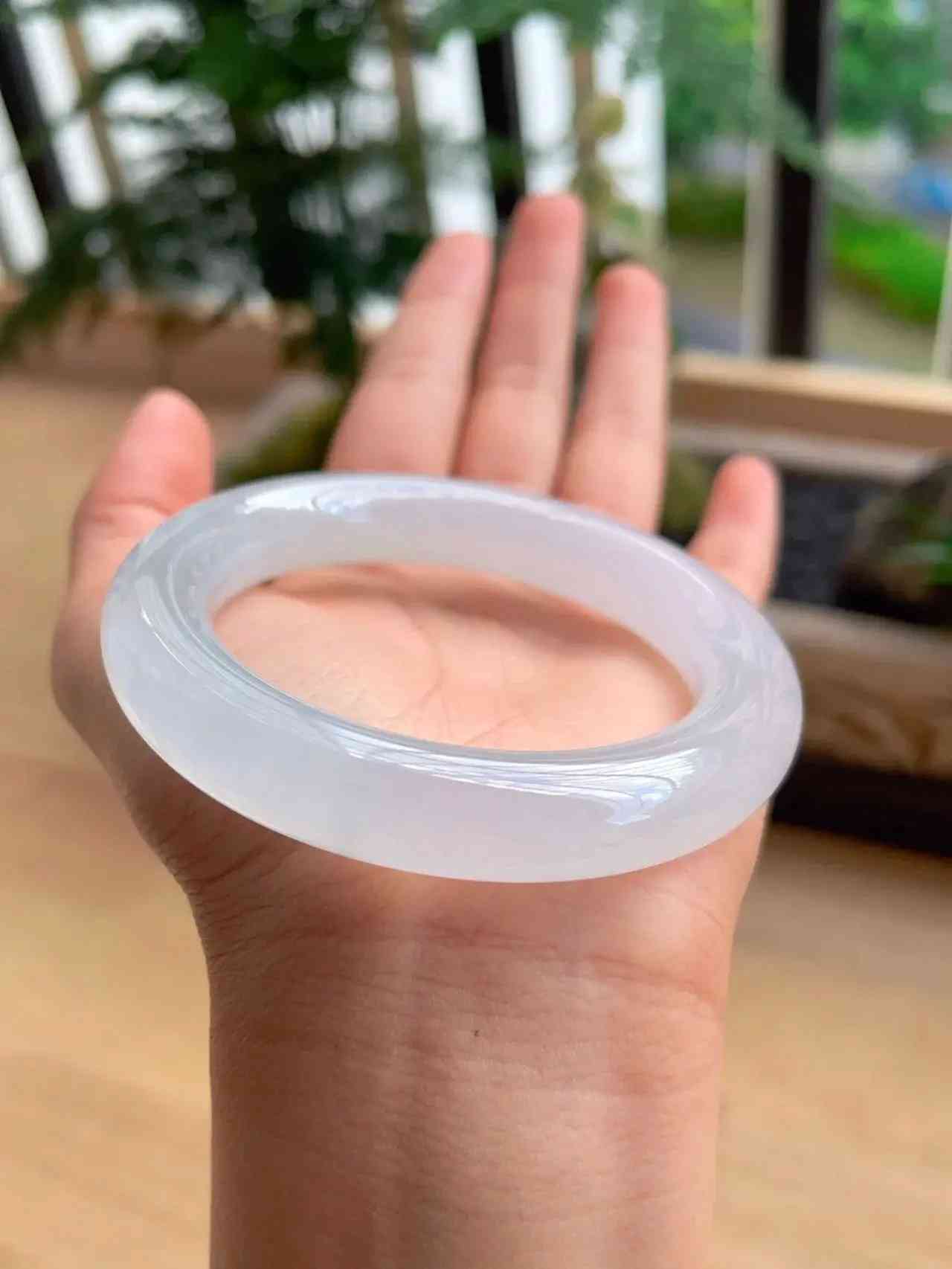 怎樣鑒別玉的真假最簡單辦法(翡翠鑒別最簡單方法水泡)