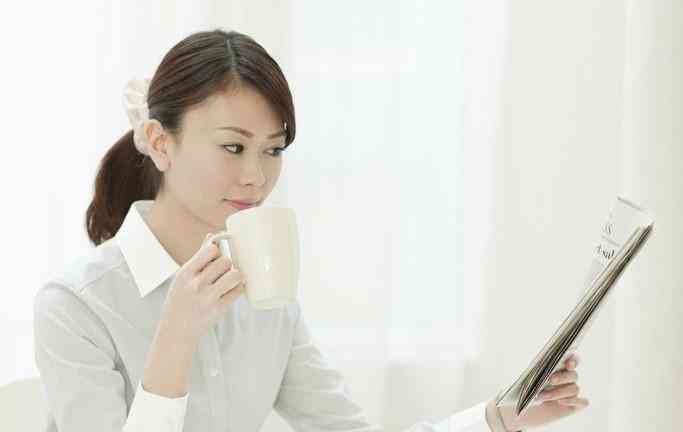 翡翠原石切垮的表現(xiàn)(翡翠原石切開后圖片跟拋光后對比)