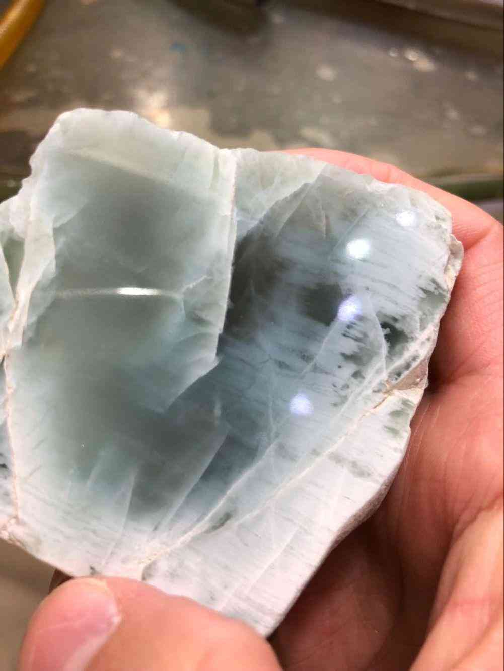 緬甸翡翠原石產(chǎn)地(緬甸翡翠原石產(chǎn)地地圖)