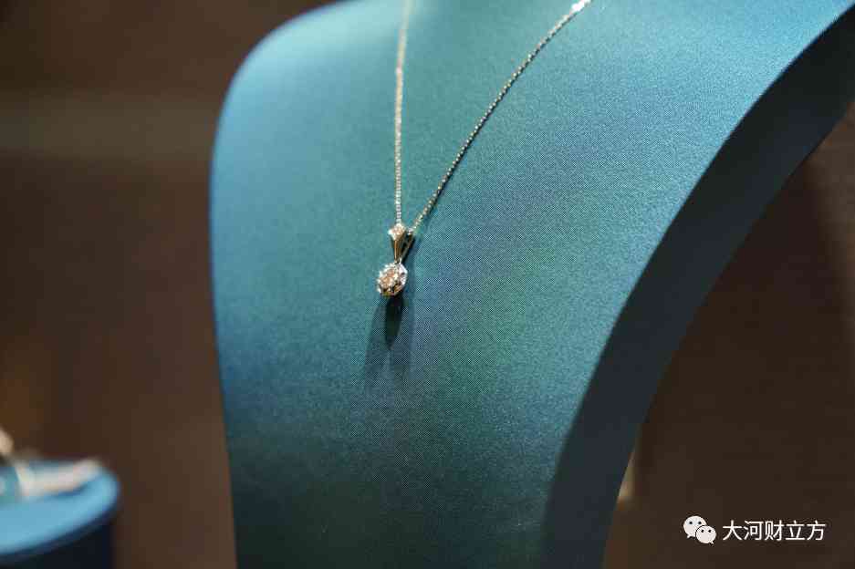 鉆石多少錢一克拉(世界上最貴的鉆石一克拉多少錢)