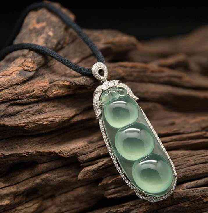 翡翠怎么查價(jià)格是多少(翡翠怎么看價(jià)格)