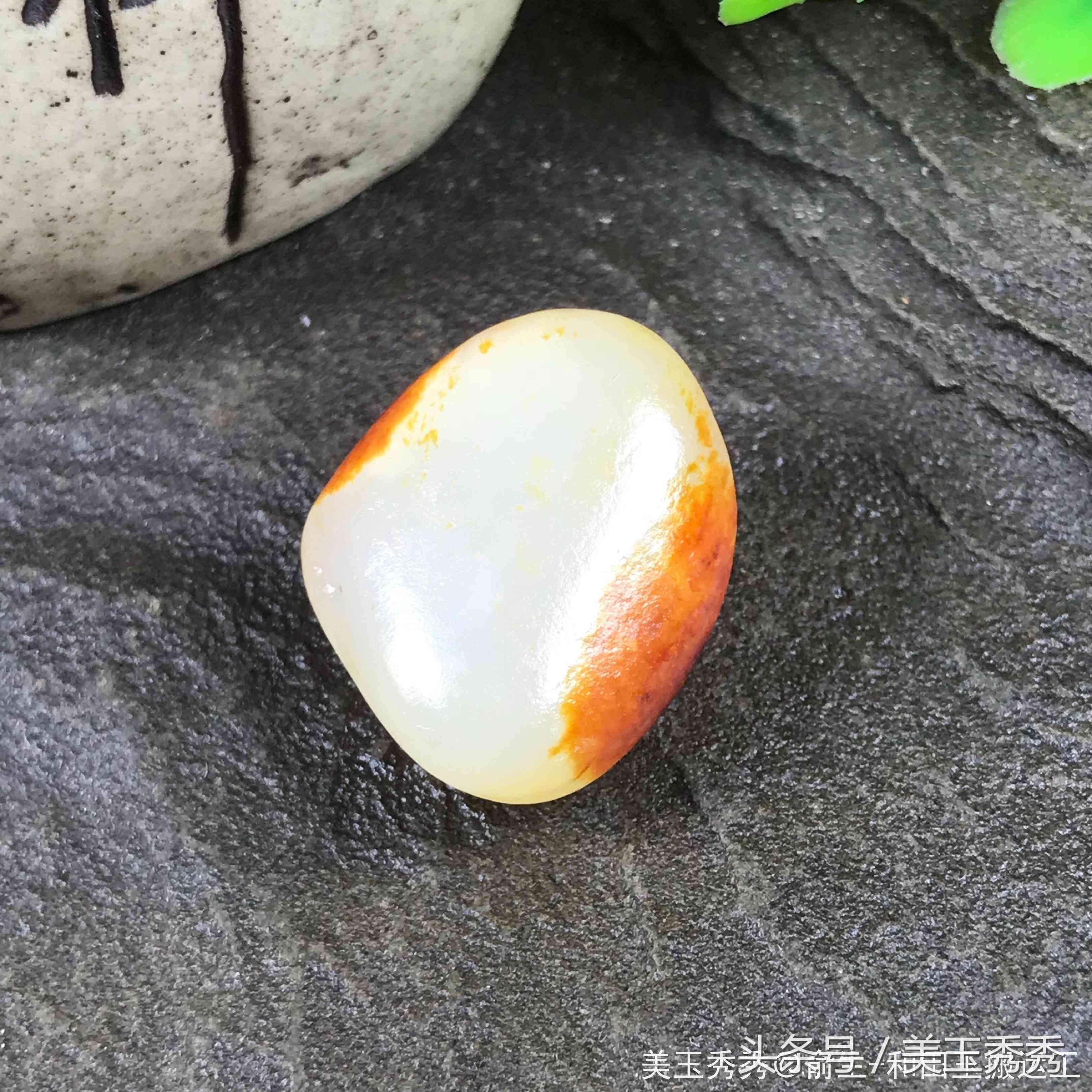 合成的和田玉怎樣區(qū)分(合成和田玉與天然玉的分別)