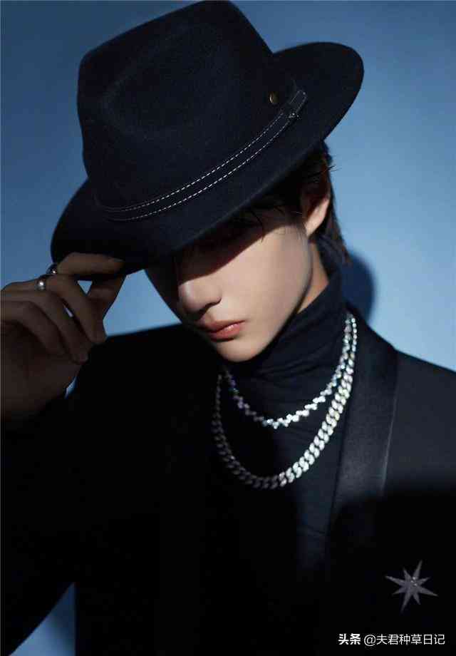 男生戒指戴哪個(gè)手指(熱戀中男生戒指戴哪個(gè)手指)