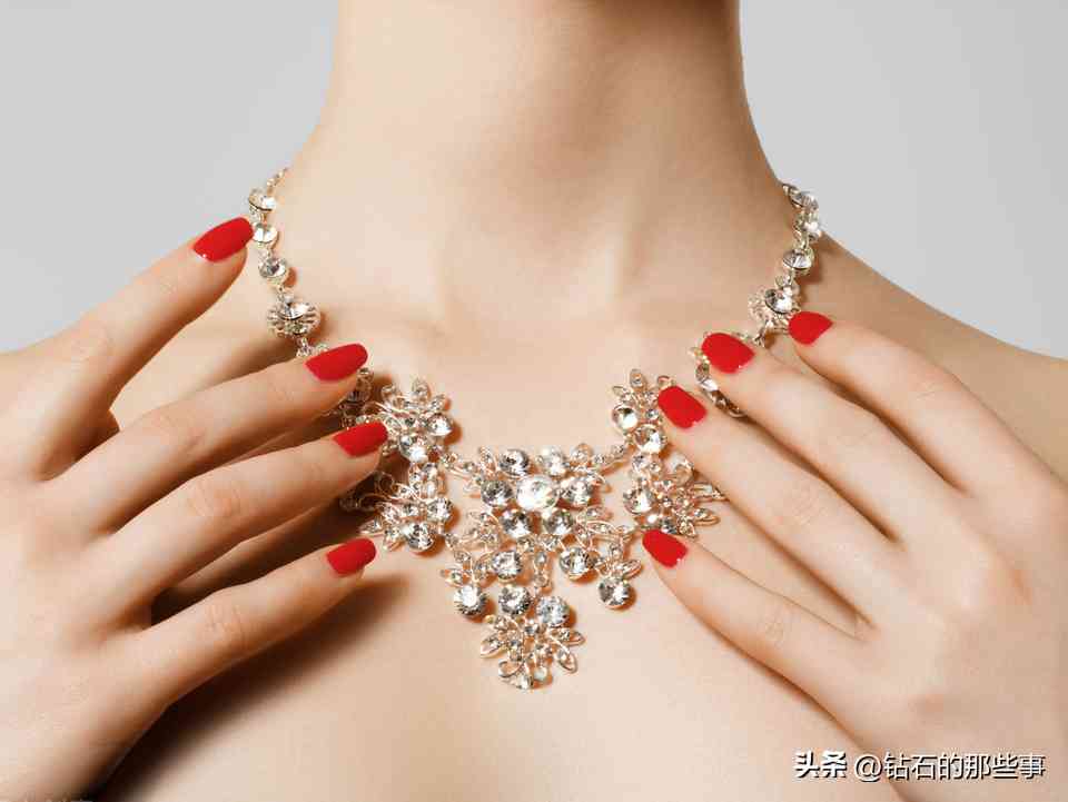 黑發(fā)晶什么人不能戴(黑發(fā)晶和什么戴一起好)