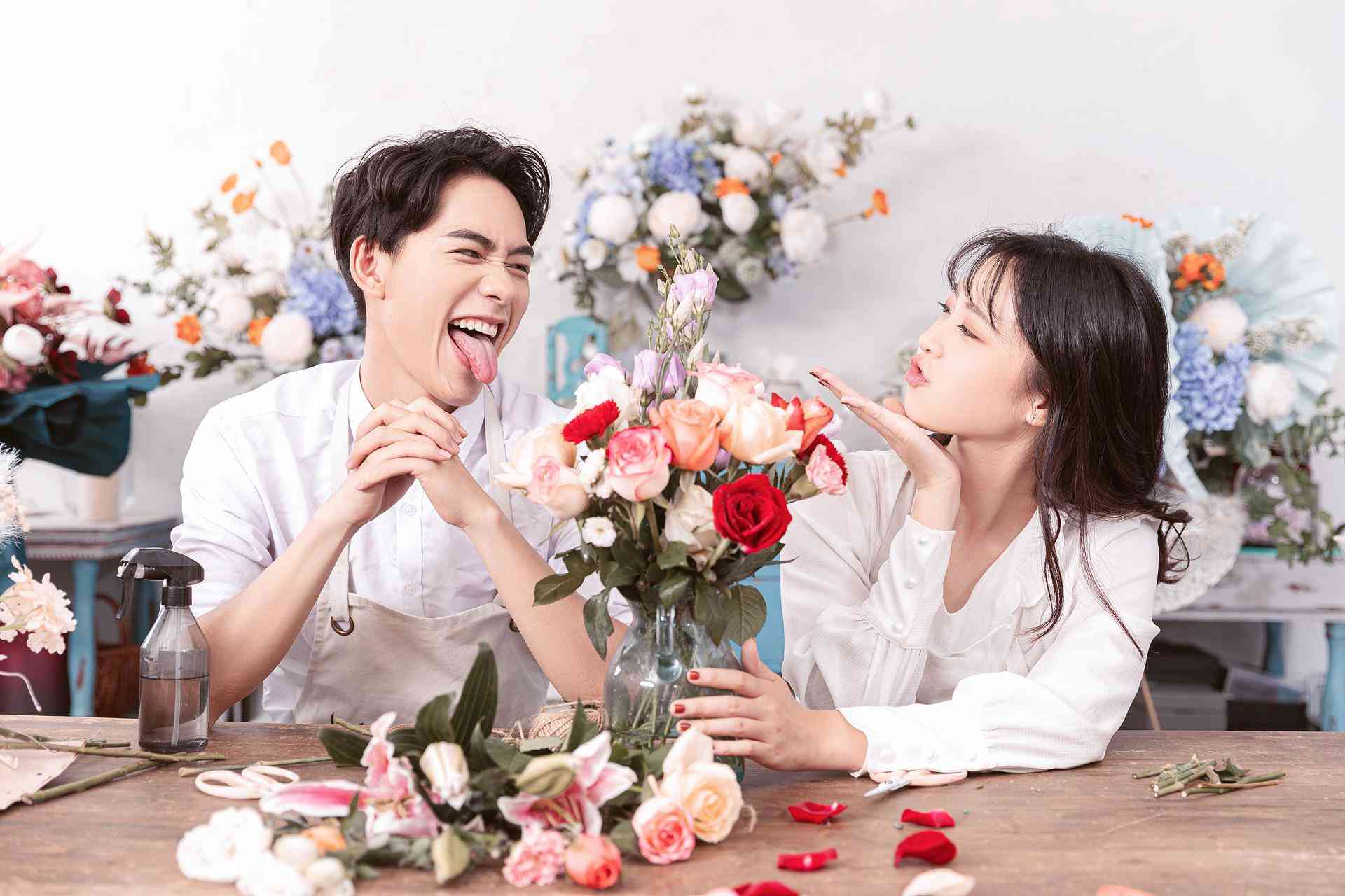 送女朋友生日禮物送什么好(送女朋友生日禮物送什么好呢一百多塊錢的)