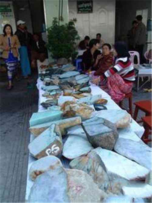 墨翠是什么檔次的翡翠(墨翠6000一1萬元圖片)