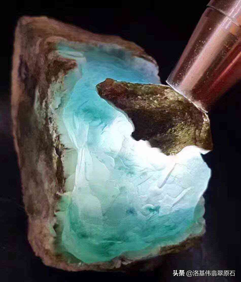 緬甸翡翠原石直播(緬甸翡翠原石直播爆了是什么意思)