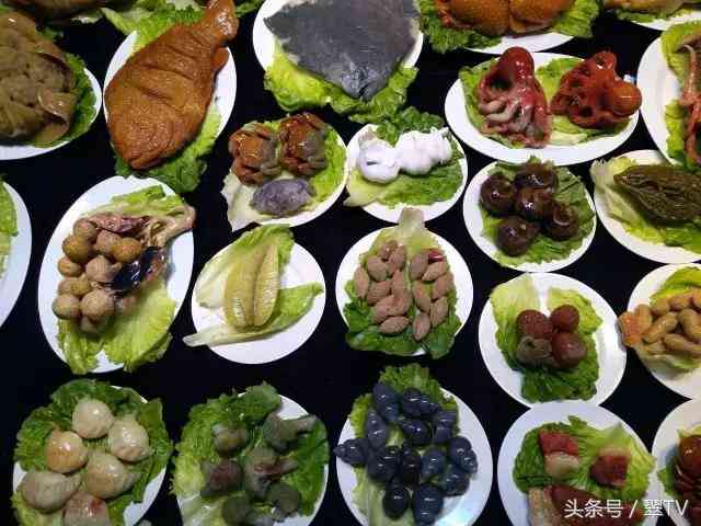 昆明玉石博覽會，一只手鐲56萬，一塊琥珀有腿那么大