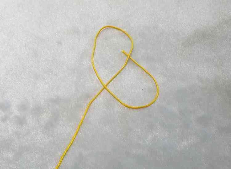 佛頭三通收尾打結(jié)方法(三通手串穿繩方法圖解)插圖3