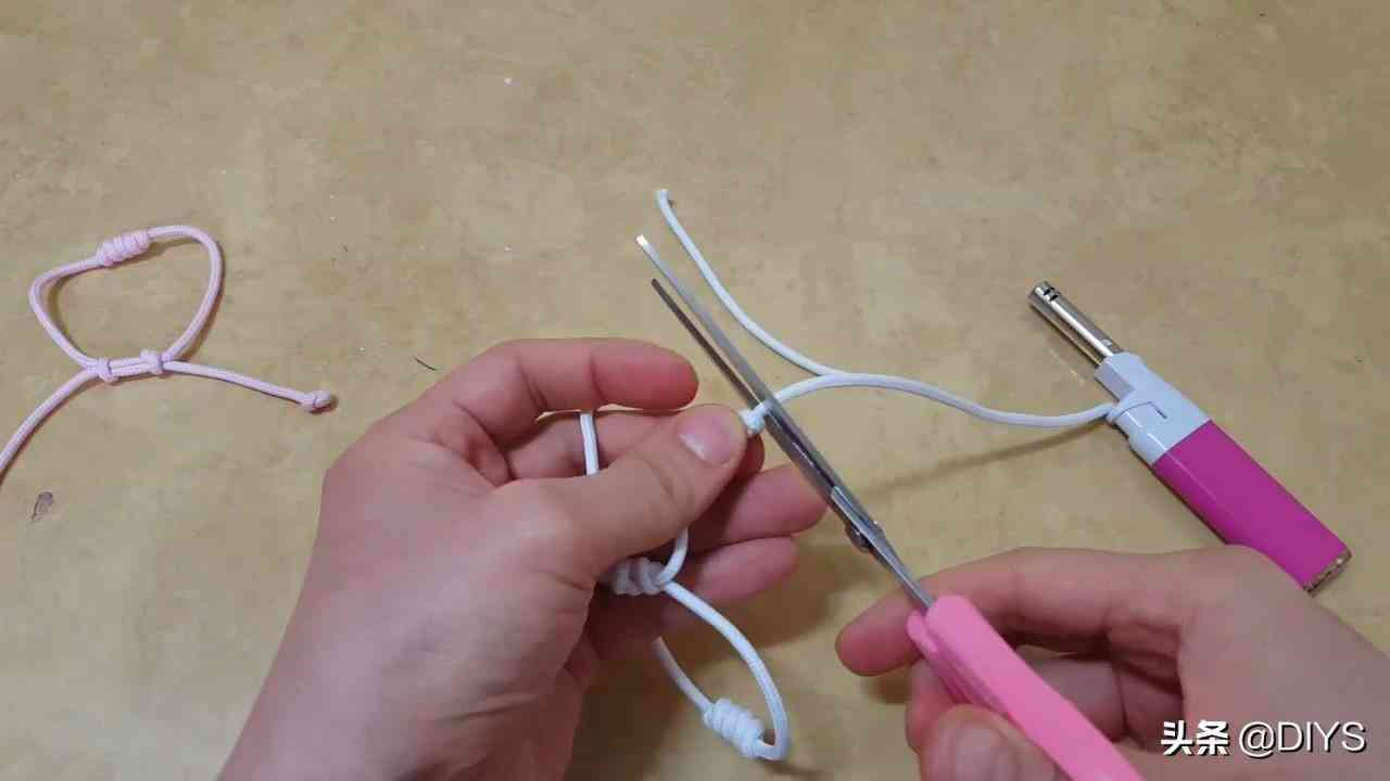 看看如何編抽拉式的手繩，步驟詳細(xì)，簡(jiǎn)單易學(xué)！