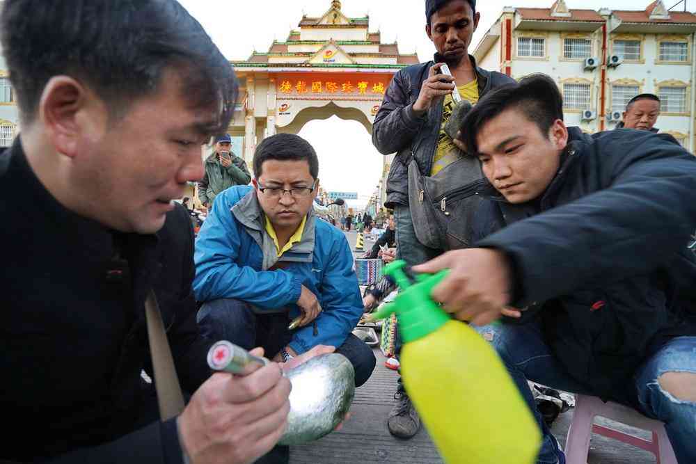 哪里可以買到翡翠原石(在哪里能買到翡翠原石)插圖4
