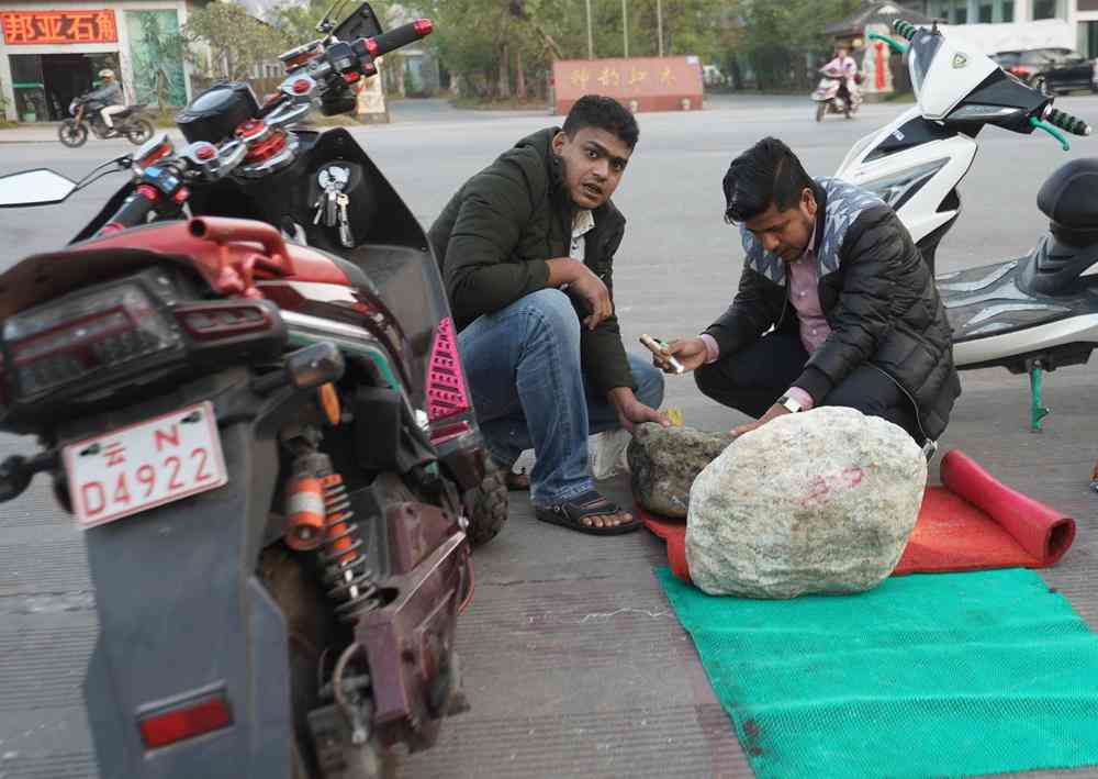 哪里可以買到翡翠原石(在哪里能買到翡翠原石)插圖3