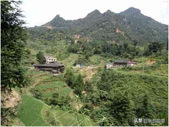 廣西桂林蘆笛巖風(fēng)景區(qū)，藏有桂林雞血玉精品、極品、孤品600余件