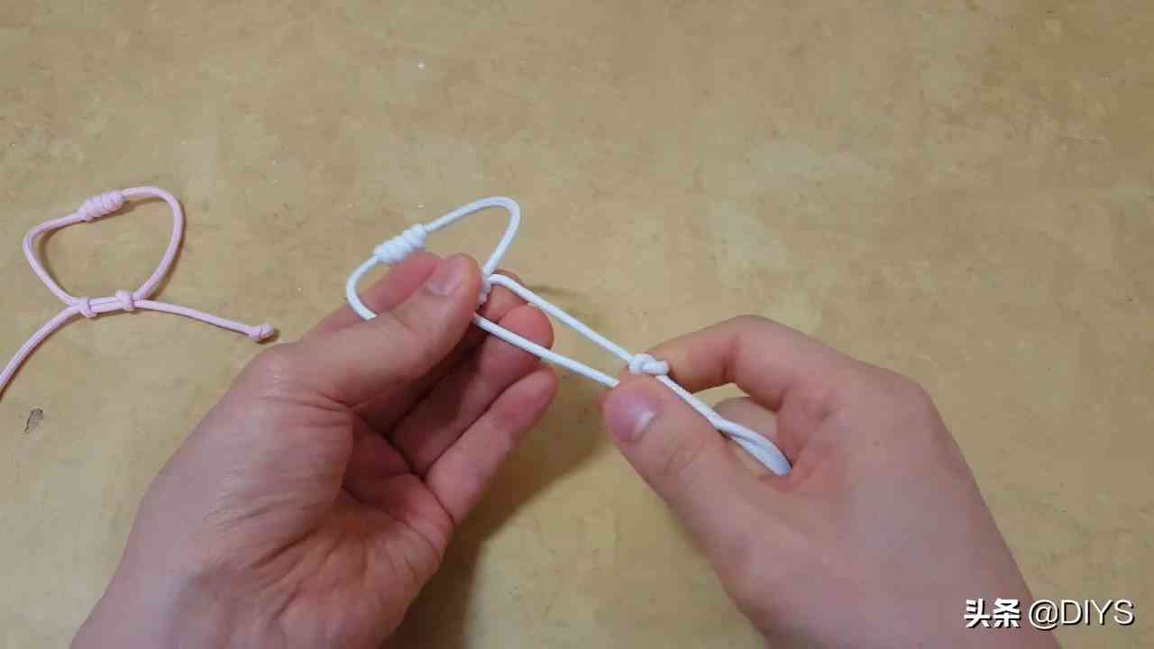 看看如何編抽拉式的手繩，步驟詳細(xì)，簡(jiǎn)單易學(xué)！