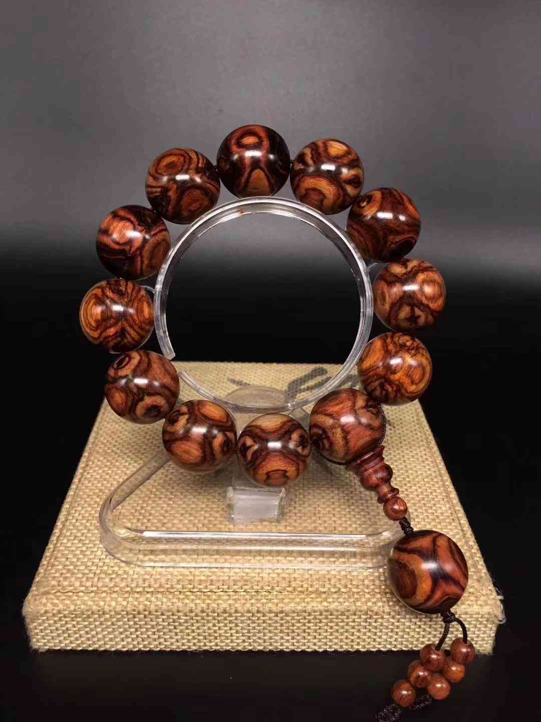 手串戴幾顆合適？珠子顆數(shù)又有什么講究？