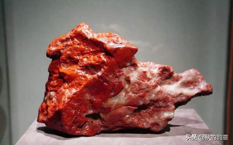 廣西桂林蘆笛巖風(fēng)景區(qū)，藏有桂林雞血玉精品、極品、孤品600余件