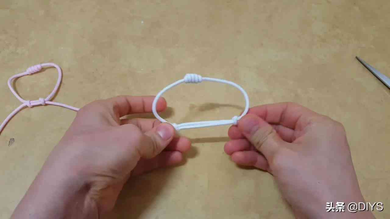 看看如何編抽拉式的手繩，步驟詳細(xì)，簡(jiǎn)單易學(xué)！