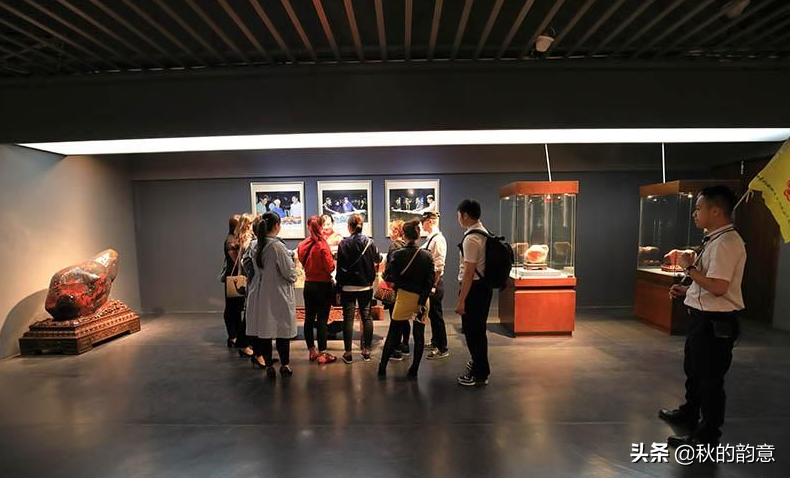 廣西桂林蘆笛巖風(fēng)景區(qū)，藏有桂林雞血玉精品、極品、孤品600余件